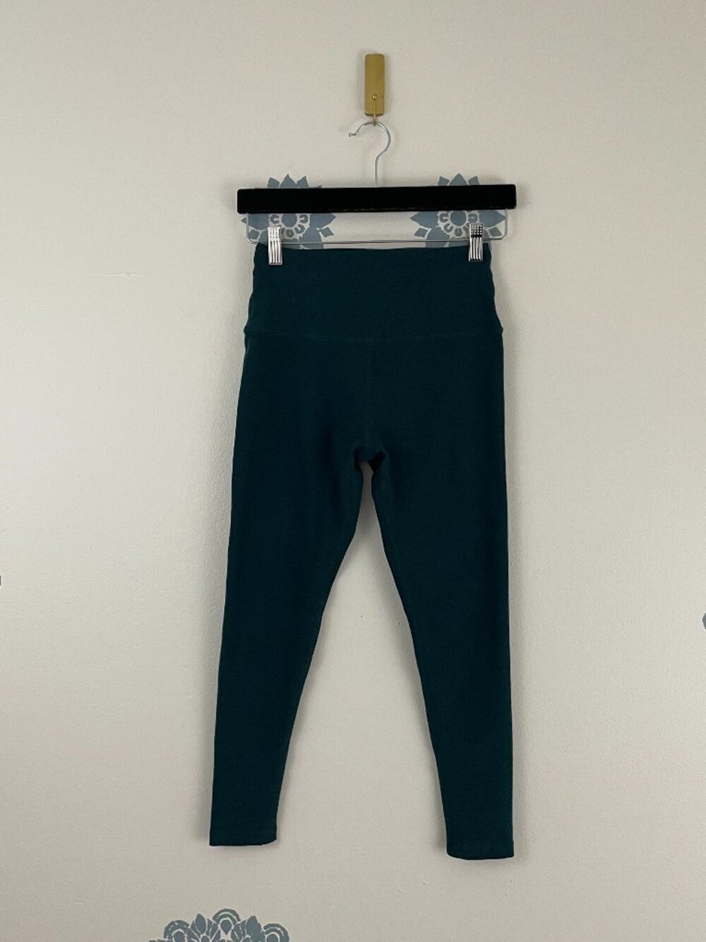 Beyond Yoga Spacedye Caught In The Midi Leggings in Teal Size Medium